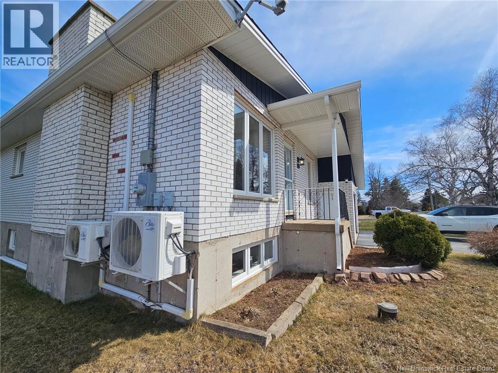 4330 Rue Beauregard, Tracadie, New Brunswick  E1X 1C4 - Photo 2 - NB136393