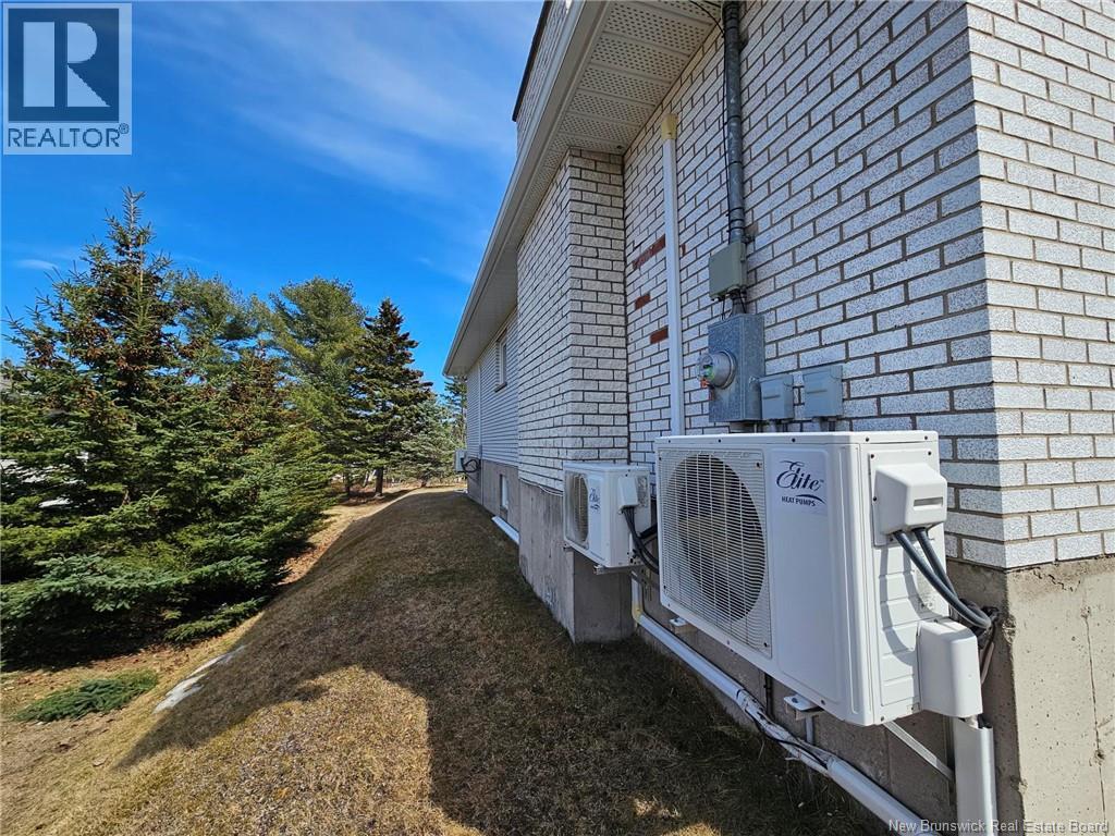 4330 Rue Beauregard, Tracadie, New Brunswick  E1X 1C4 - Photo 9 - NB136393