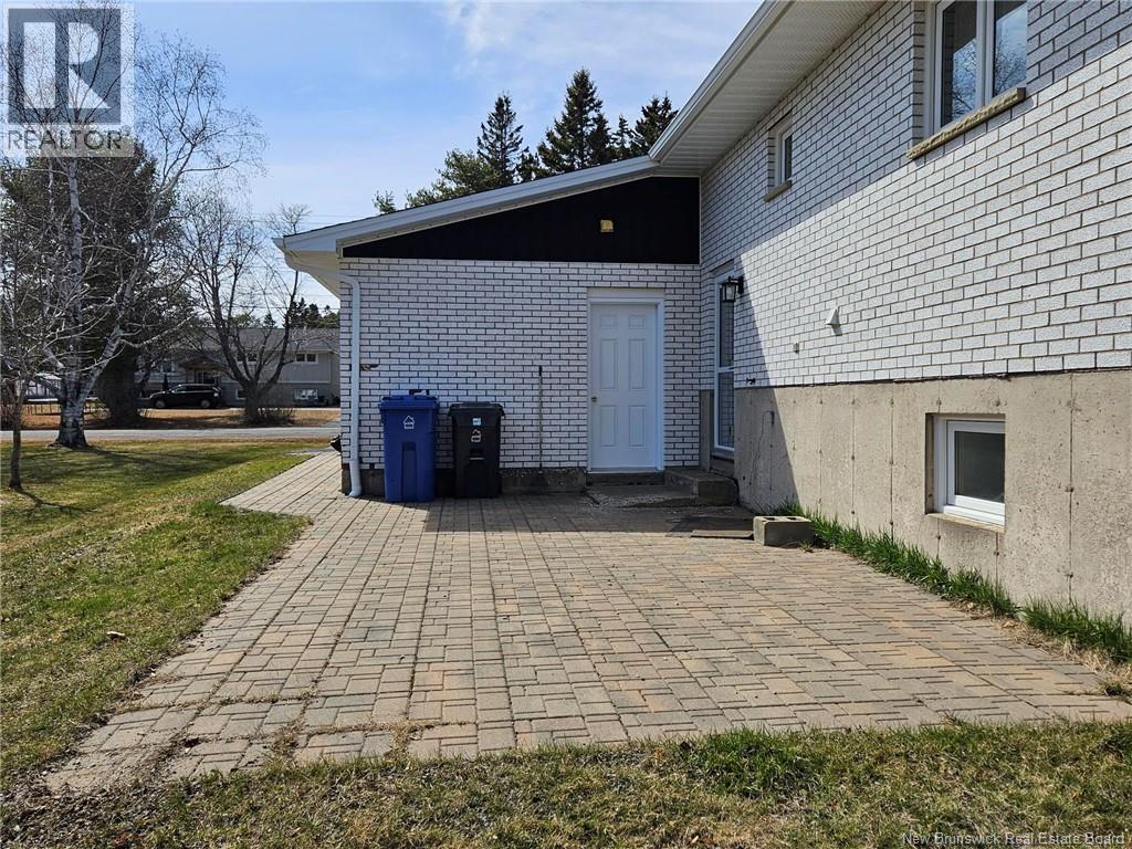 4330 Rue Beauregard, Tracadie, New Brunswick  E1X 1C4 - Photo 6 - NB136393