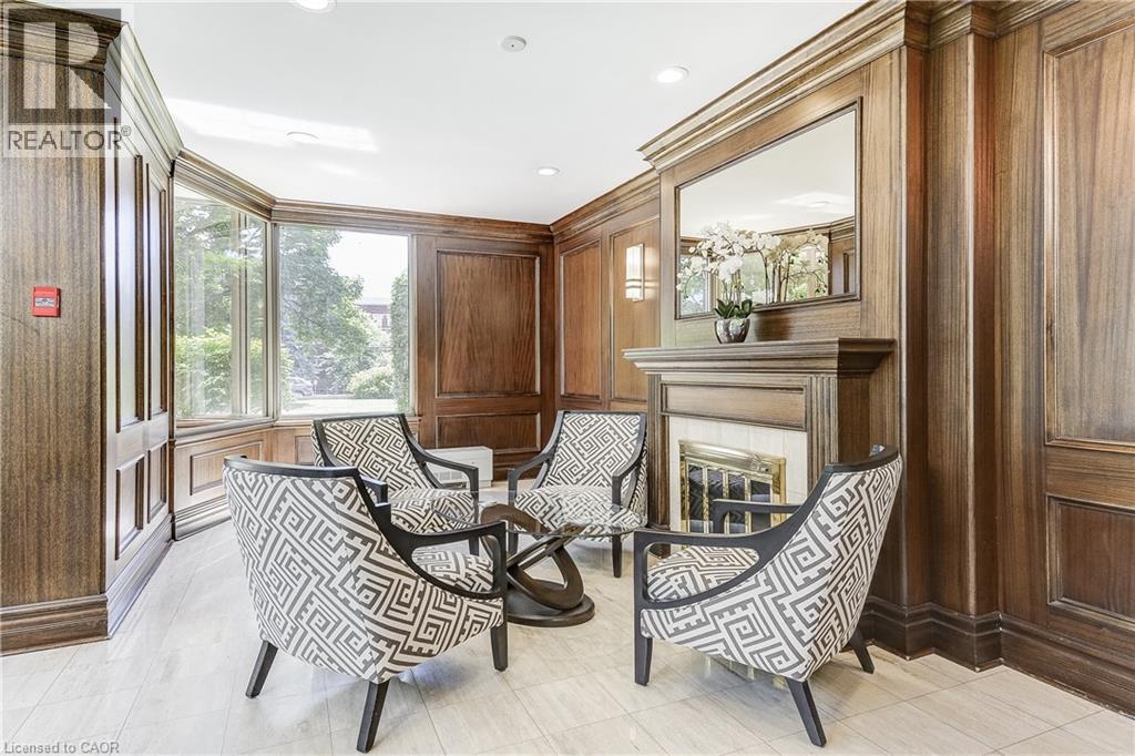 1201 North Shore Boulevard Unit# 204, Burlington, Ontario  L7S 1Z5 - Photo 3 - 40820576