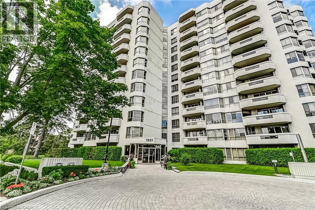 1201 North Shore Boulevard Unit# 204, Burlington, Ontario  L7S 1Z5 - Photo 2 - 40820576