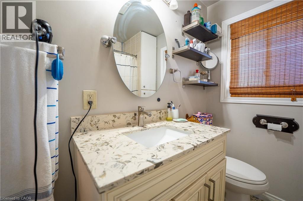 211 Dixon Street, Kitchener, Ontario  N2G 3E8 - Photo 19 - 40823985