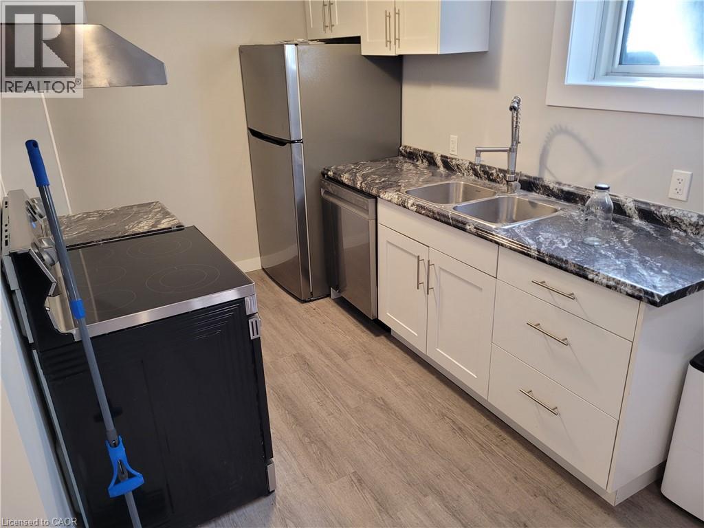 211 Dixon Street, Kitchener, Ontario  N2G 3E8 - Photo 28 - 40824391