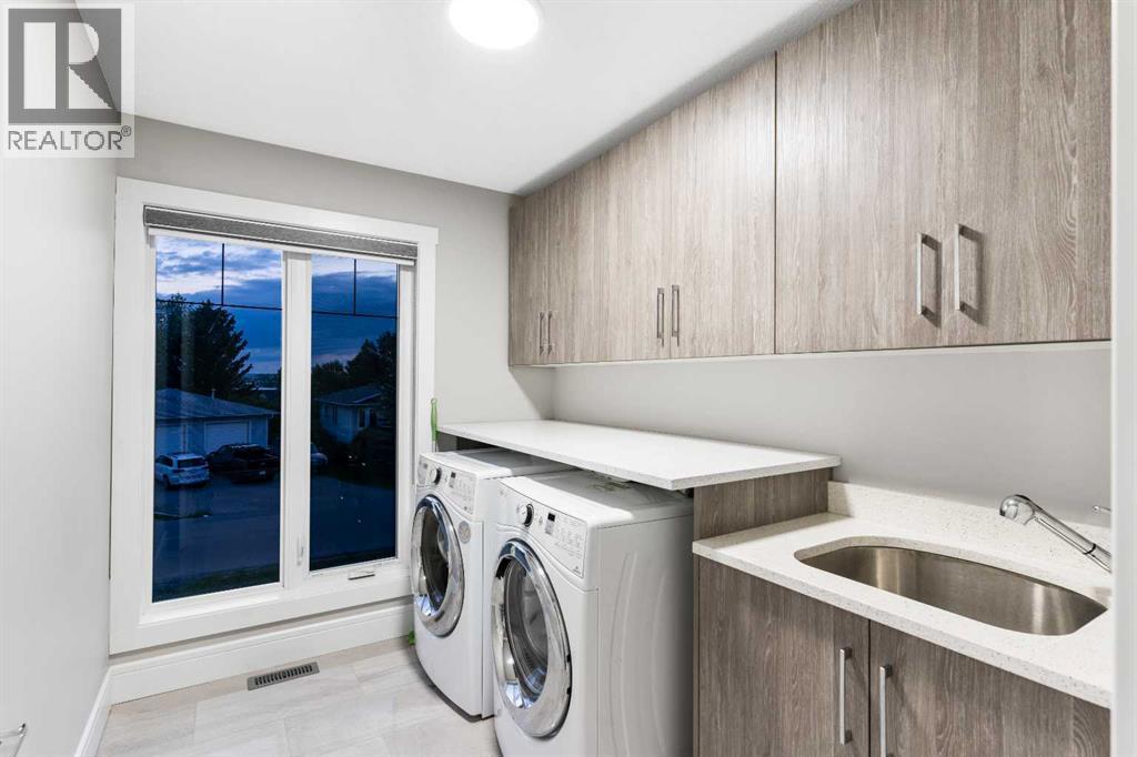 876 East Lakeview Road, Chestermere, Alberta  T1X 0W7 - Photo 22 - A2305748