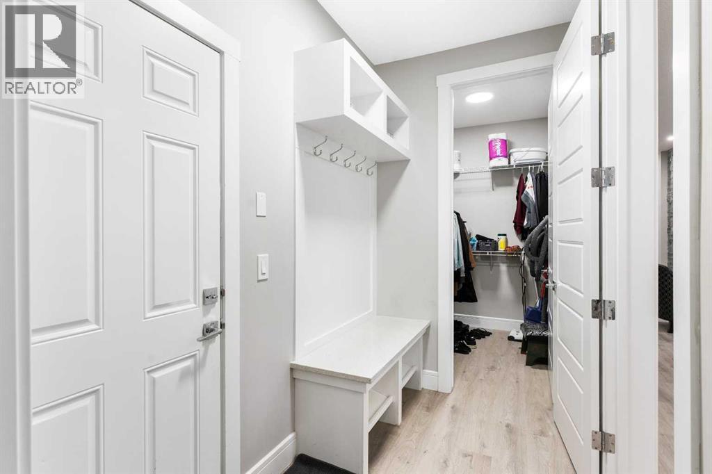 876 East Lakeview Road, Chestermere, Alberta  T1X 0W7 - Photo 15 - A2305748