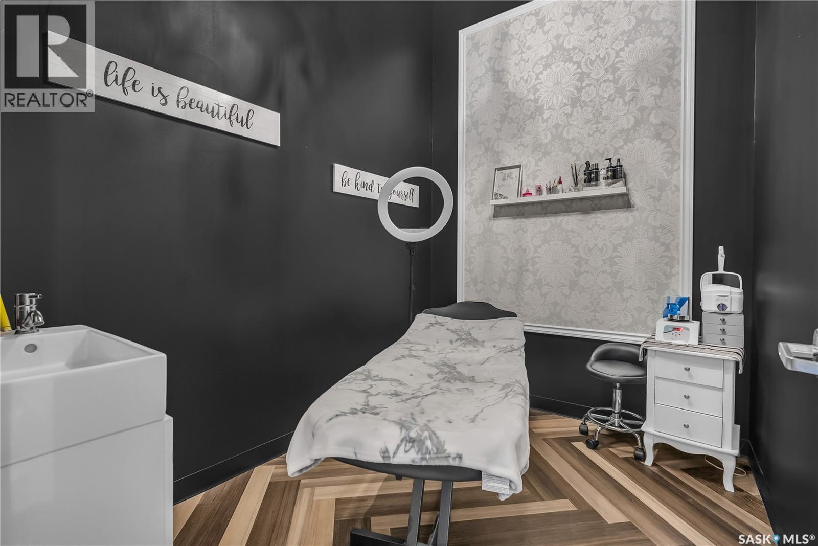 Reign Academy & Studios, Warman, Saskatchewan  S0K 4S2 - Photo 16 - SK034087