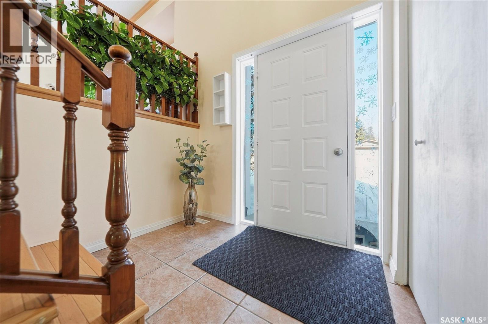 111 Gustin Crescent, Saskatoon, Saskatchewan  S7H 6H7 - Photo 5 - SK033880