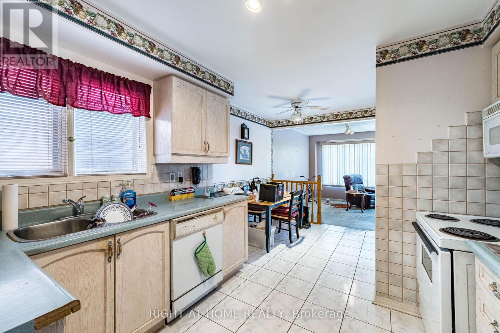 9 Woodstream Avenue, Brampton, Ontario  L6R 1N7 - Photo 13 - W13053748