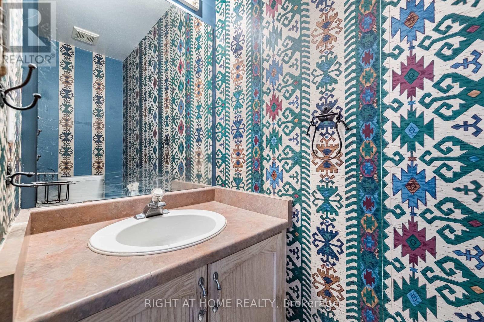 9 Woodstream Avenue, Brampton, Ontario  L6R 1N7 - Photo 16 - W13053748