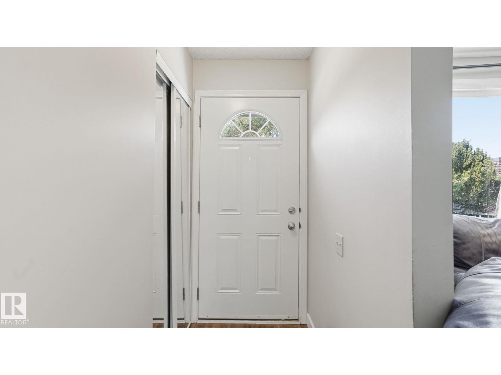 164 Mayfair Mews Me Nw, Edmonton, Alberta  T5E 5R7 - Photo 2 - E4484496