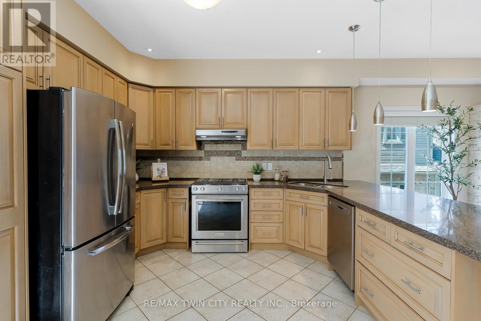 227 Chestnut Hill Crescent, Kitchener, Ontario  N2P 2X3 - Photo 16 - X13053764