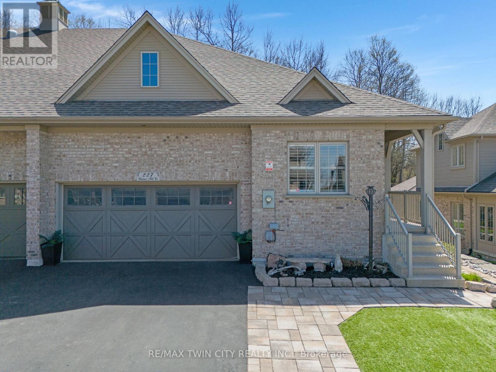 227 Chestnut Hill Crescent, Kitchener, Ontario  N2P 2X3 - Photo 3 - X13053764