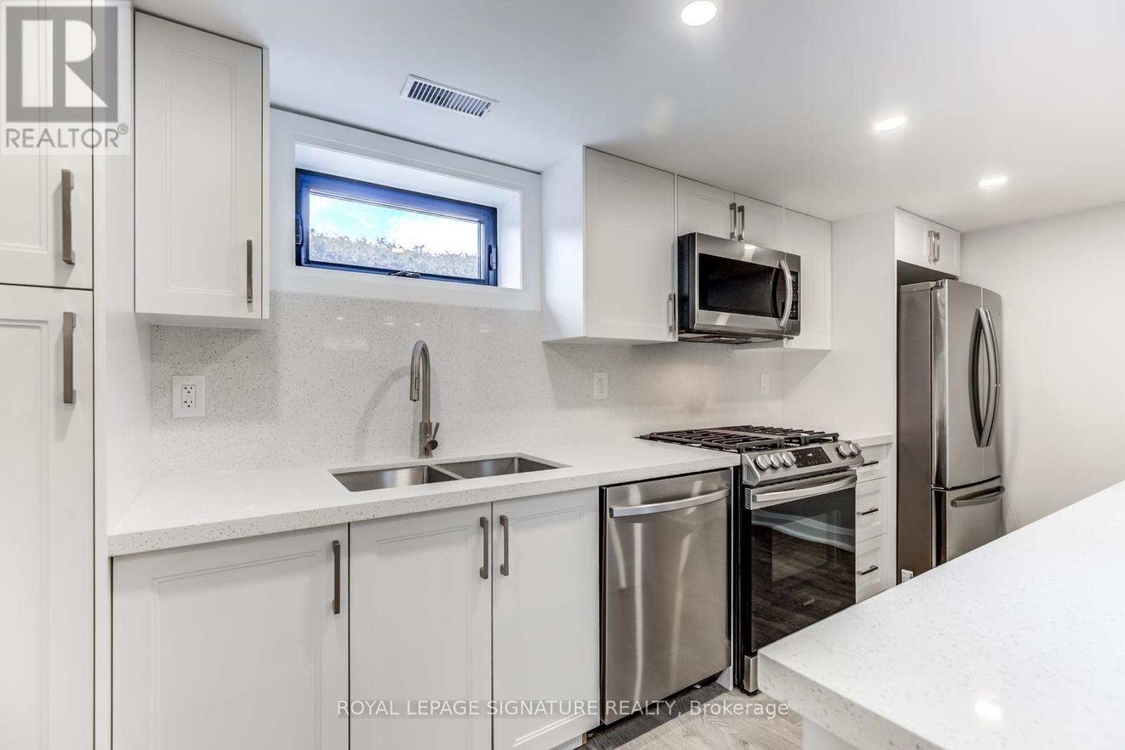 Bsmt - 16 Boem Avenue, Toronto, Ontario  M1R 3T1 - Photo 6 - E13052588