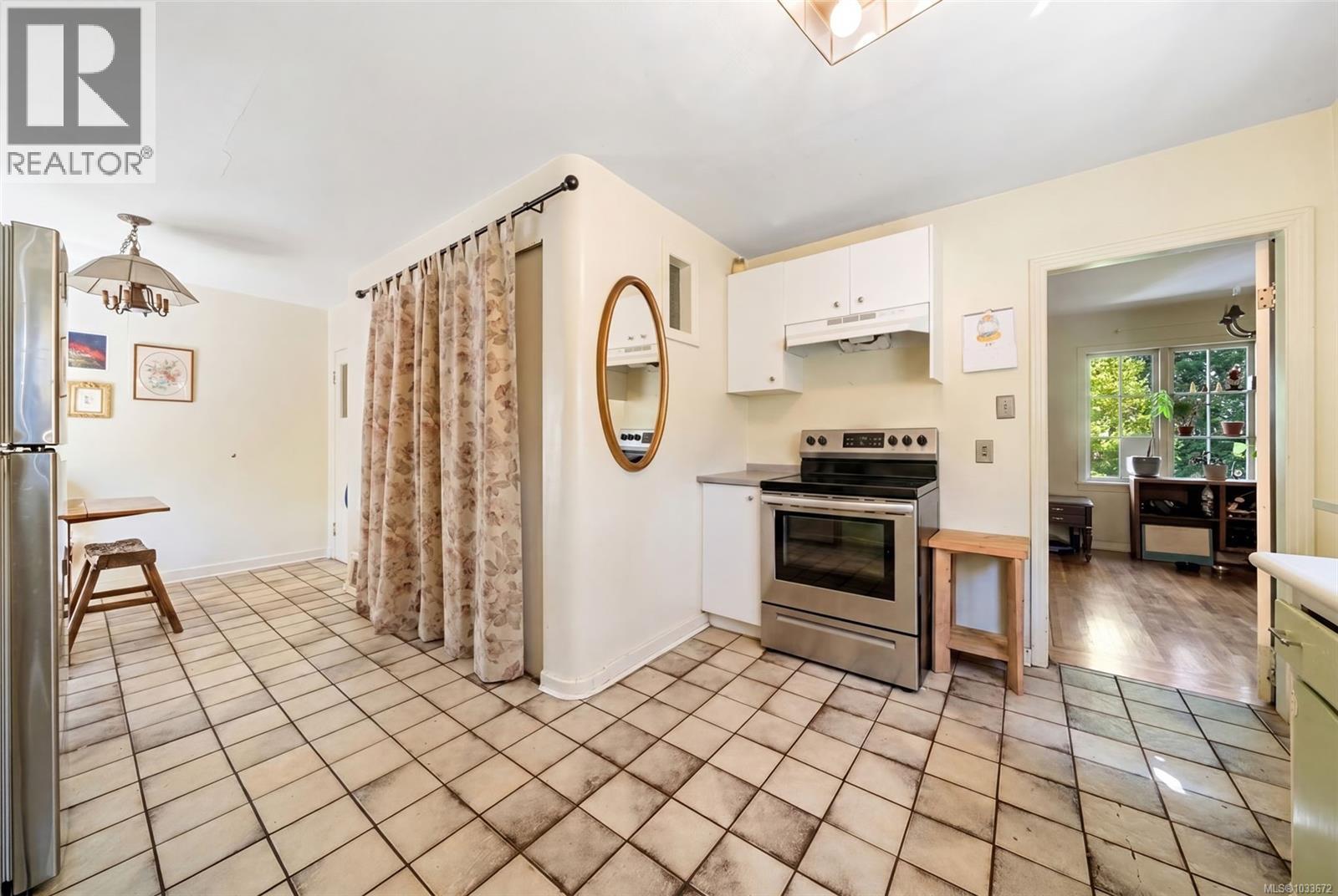 2895 Murray Dr, Saanich, British Columbia  V9A 2S6 - Photo 17 - 1033672