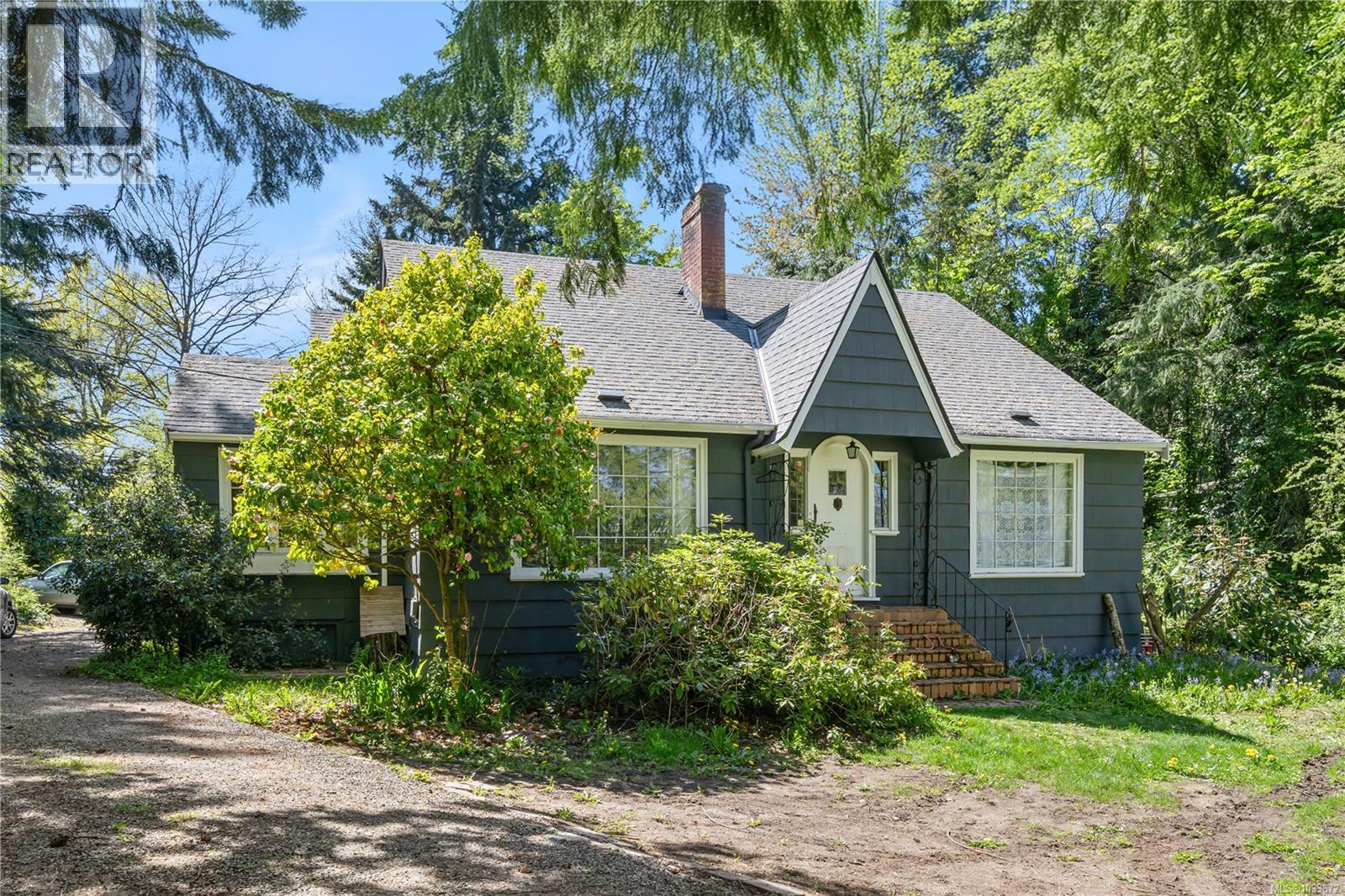 2895 Murray Dr, Saanich, British Columbia  V9A 2S6 - Photo 2 - 1033672