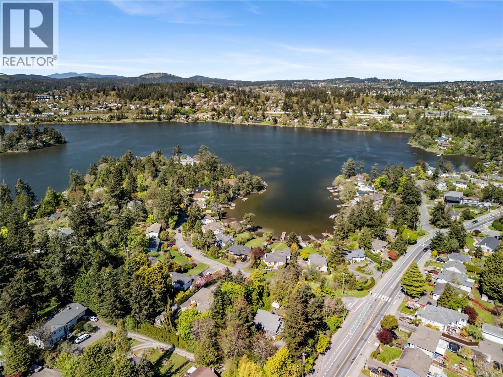 2895 Murray Dr, Saanich, British Columbia  V9A 2S6 - Photo 30 - 1033672