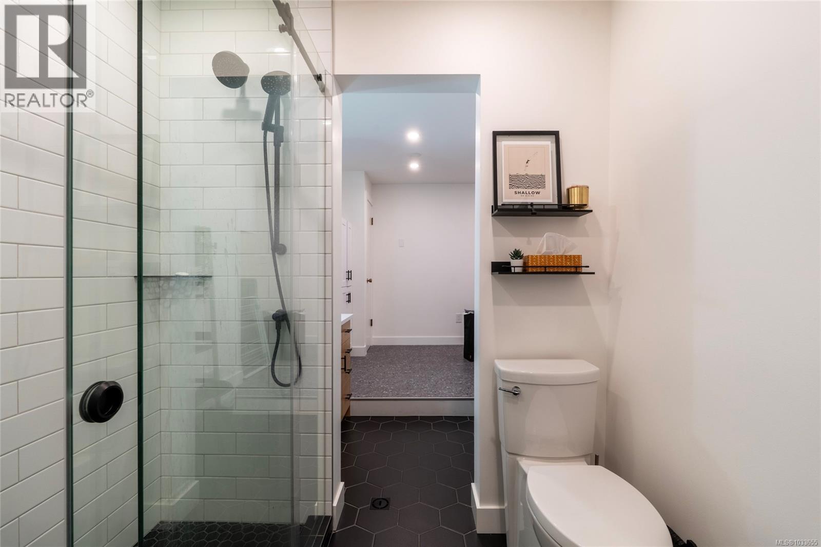 1002 Karen Cres, Saanich, British Columbia  V8X 3C6 - Photo 17 - 1033655