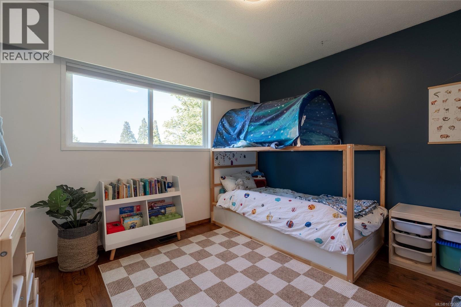 1002 Karen Cres, Saanich, British Columbia  V8X 3C6 - Photo 18 - 1033655