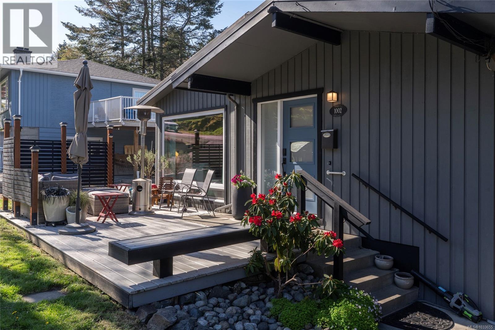 1002 Karen Cres, Saanich, British Columbia  V8X 3C6 - Photo 2 - 1033655