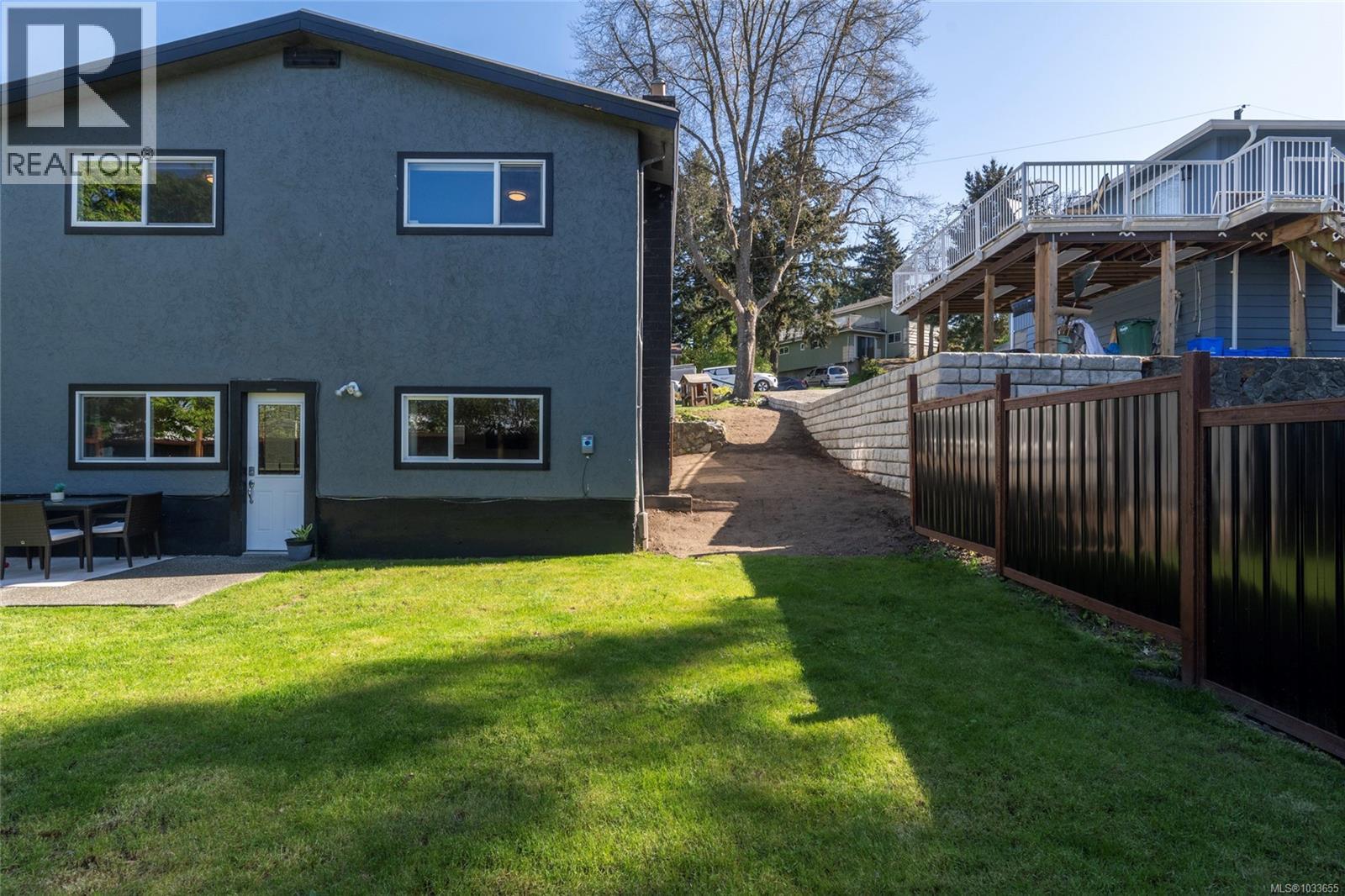 1002 Karen Cres, Saanich, British Columbia  V8X 3C6 - Photo 31 - 1033655