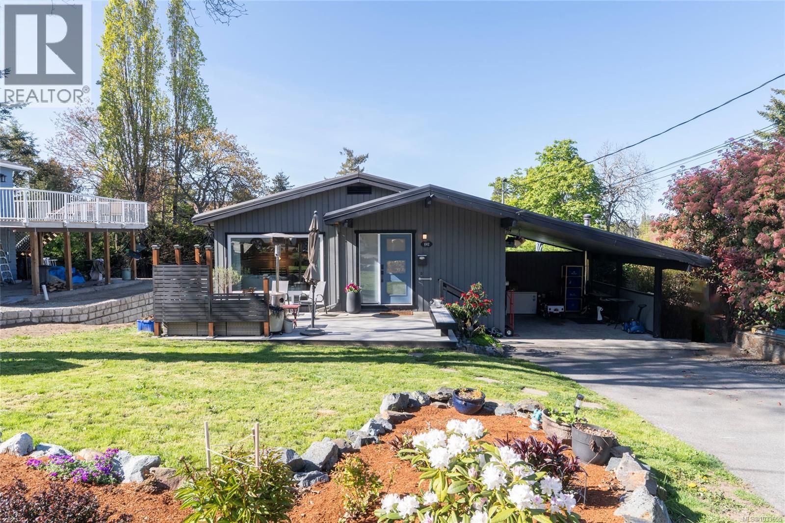 1002 Karen Cres, Saanich, British Columbia  V8X 3C6 - Photo 33 - 1033655