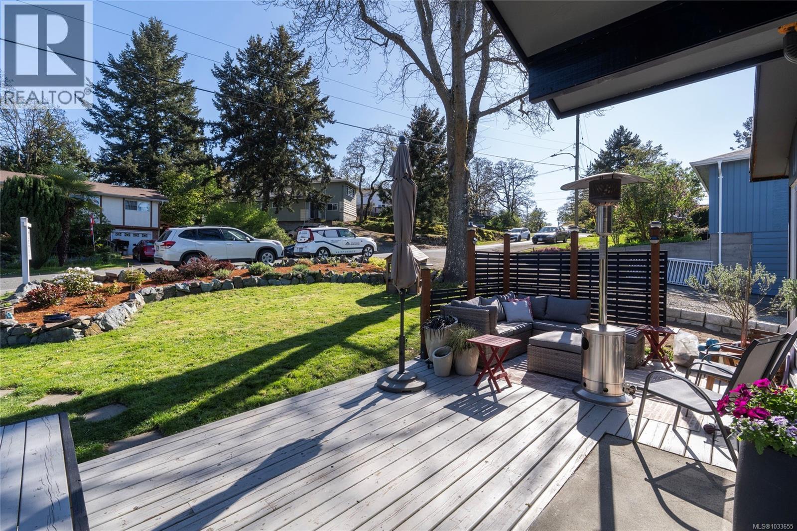 1002 Karen Cres, Saanich, British Columbia  V8X 3C6 - Photo 34 - 1033655