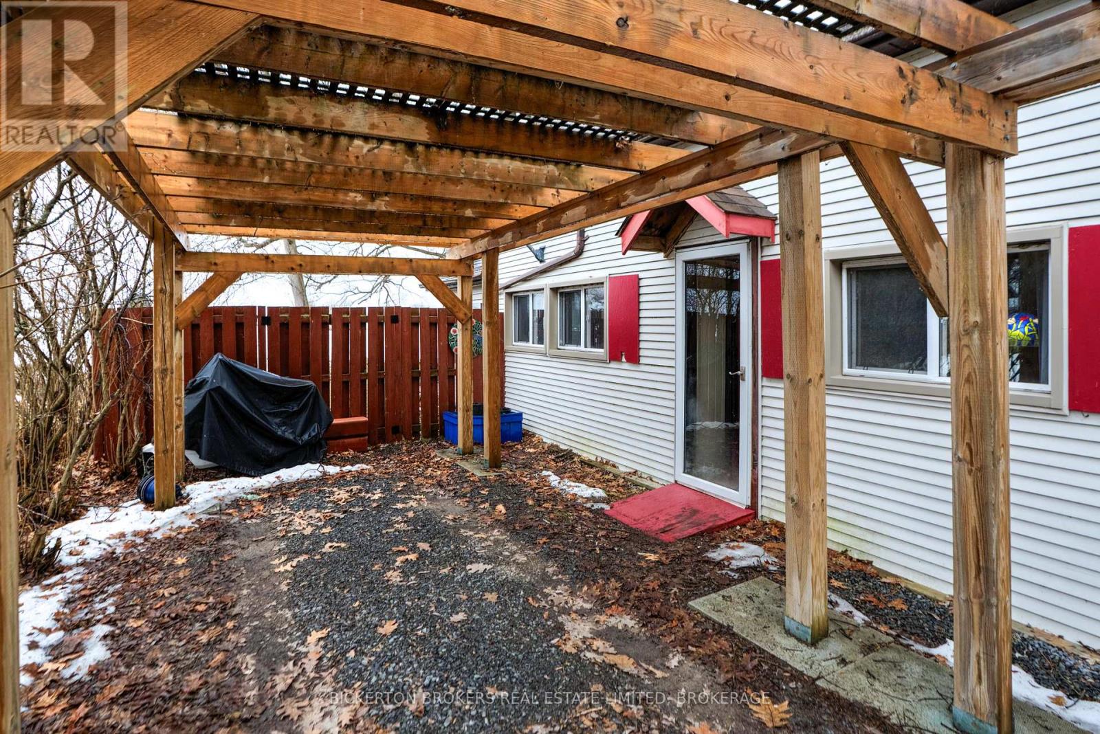 15 Sturtivans Lane, Front Of Leeds & Seeleys Bay, Ontario  K7G 2V4 - Photo 8 - X12887896