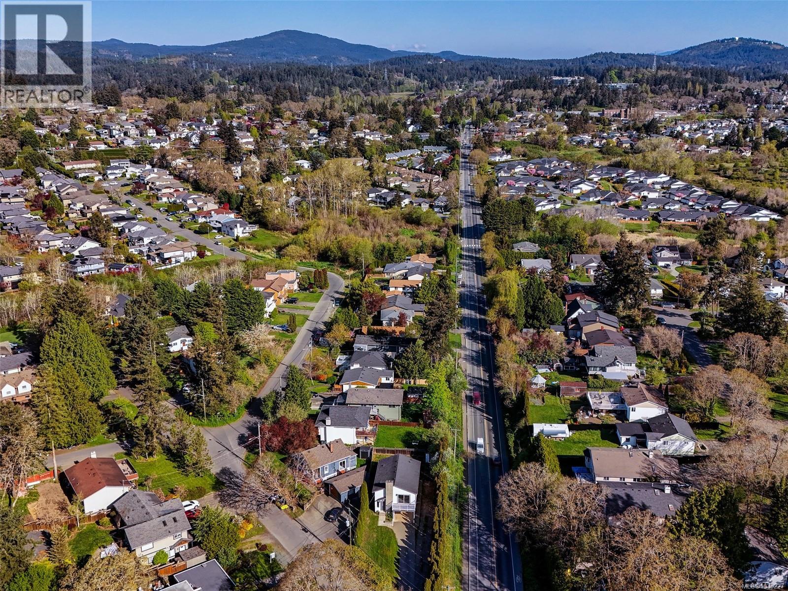 1040 Chesterfield Rd, Saanich, British Columbia  V8Z 2T8 - Photo 43 - 1030227