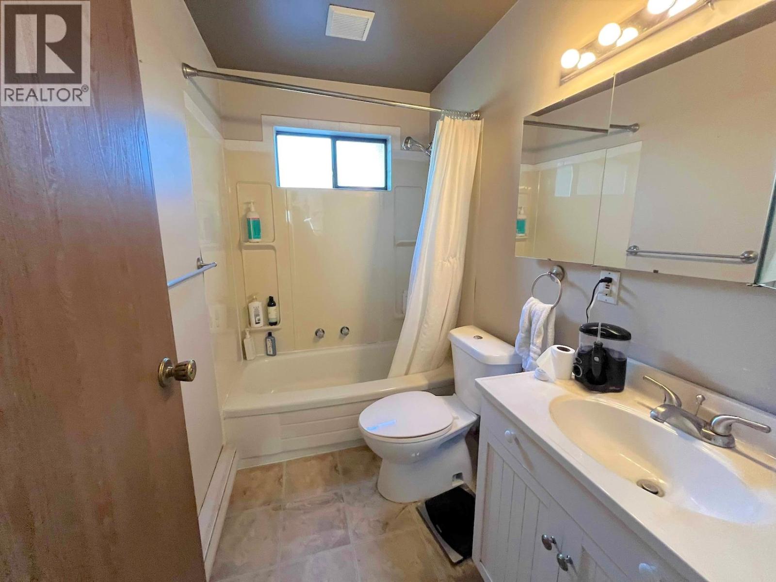 102 Chase Road, Christina Lake, British Columbia  V0H 1E0 - Photo 10 - 10385180