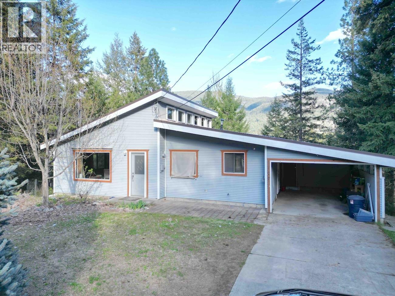 102 Chase Road, Christina Lake, British Columbia  V0H 1E0 - Photo 2 - 10385180