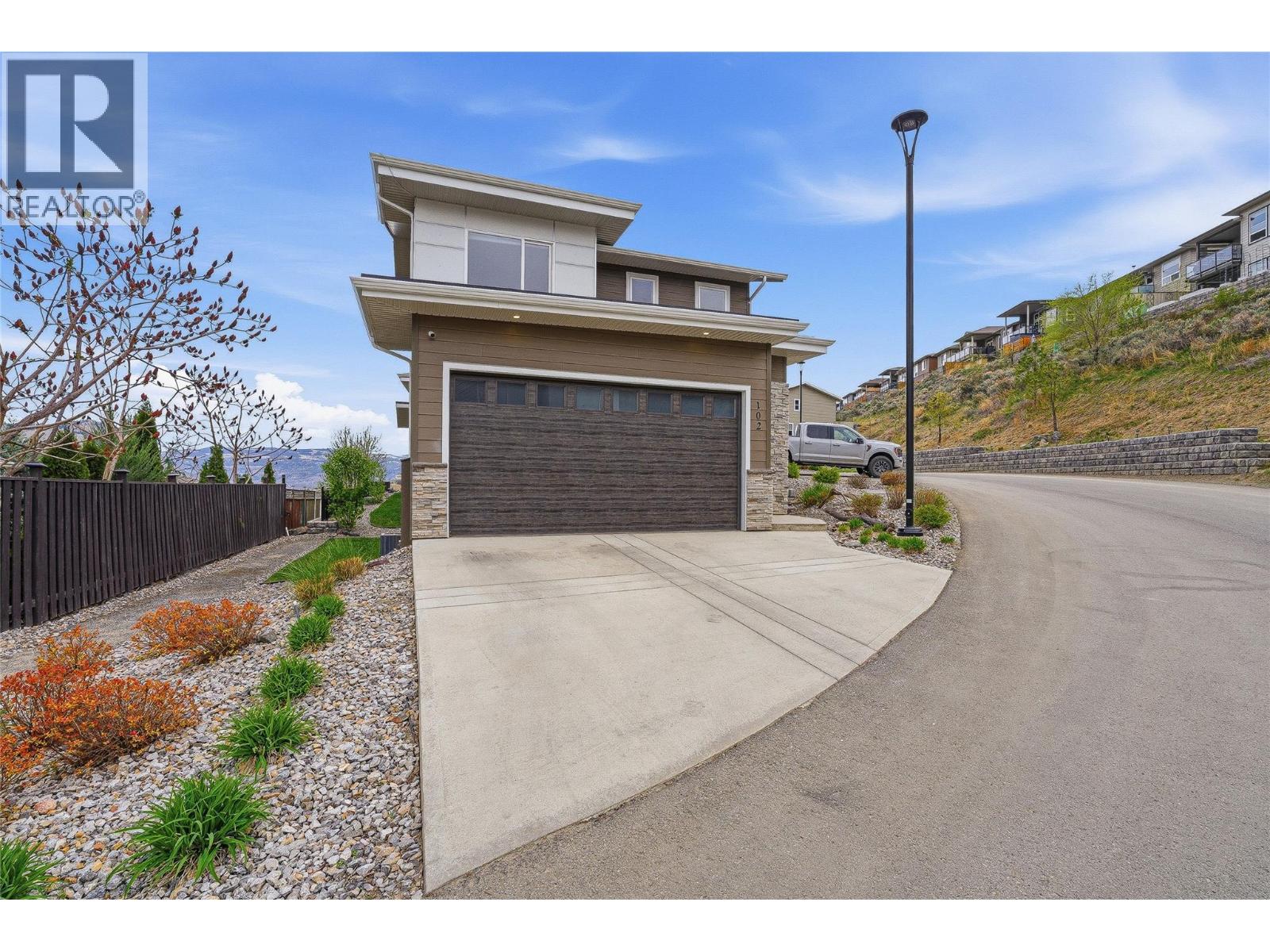 2045 Stagecoach Drive Unit# 102, Kamloops, British Columbia  V2B 0H8 - Photo 1 - 10383408