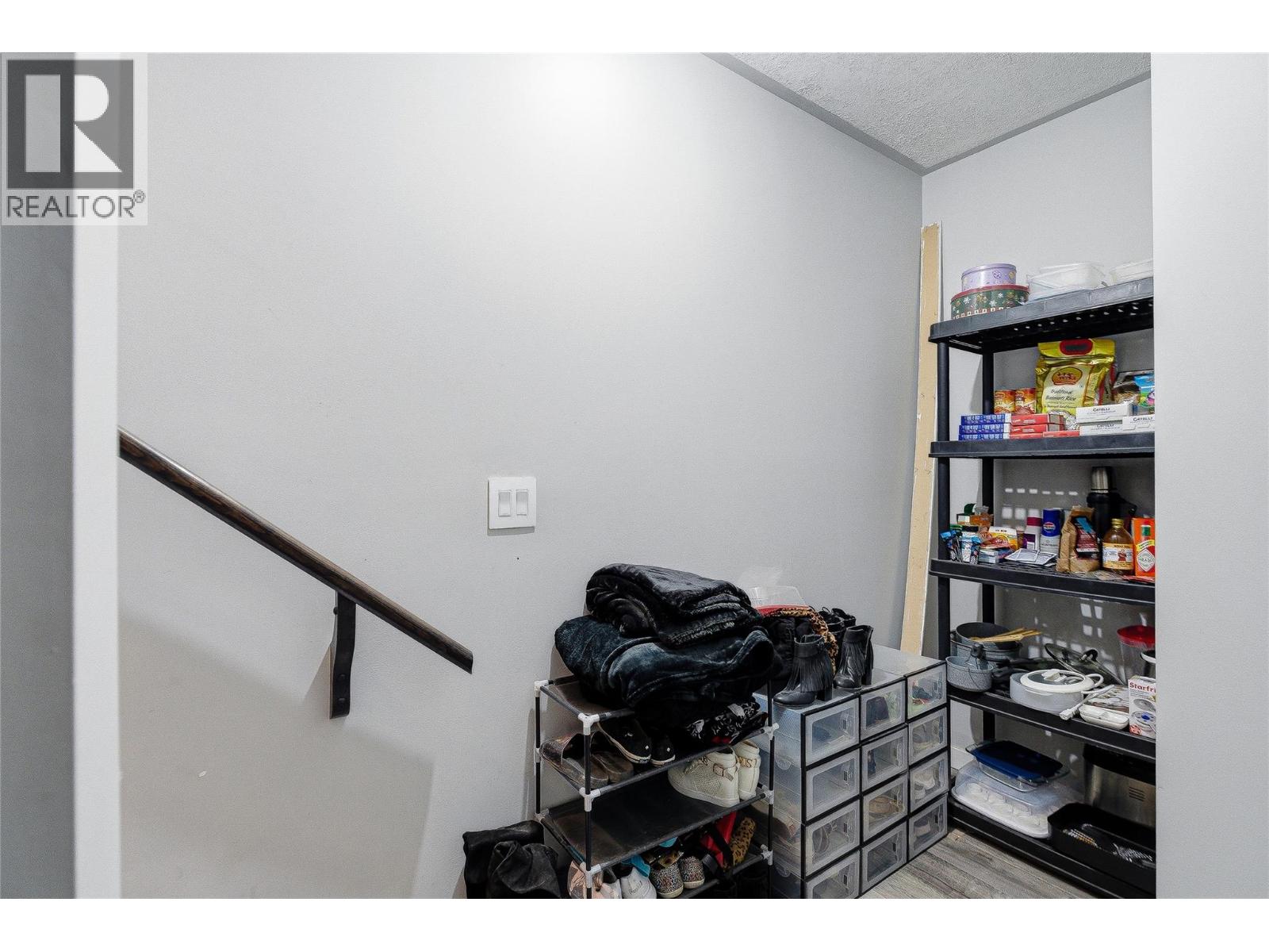 2045 Stagecoach Drive Unit# 102, Kamloops, British Columbia  V2B 0H8 - Photo 34 - 10383408