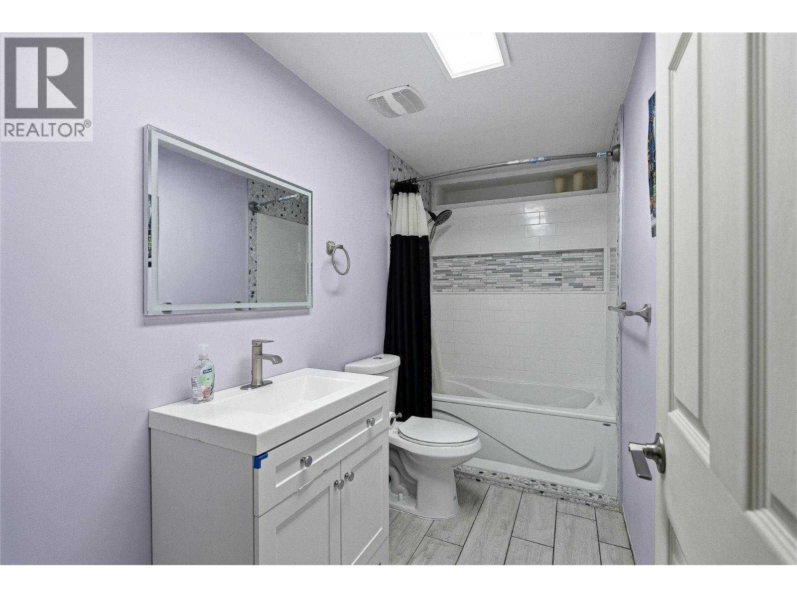 2045 Stagecoach Drive Unit# 102, Kamloops, British Columbia  V2B 0H8 - Photo 35 - 10383408