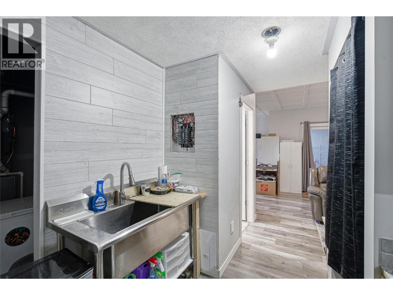 2045 Stagecoach Drive Unit# 102, Kamloops, British Columbia  V2B 0H8 - Photo 40 - 10383408