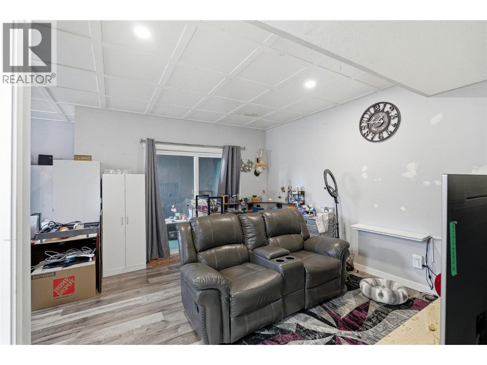 2045 Stagecoach Drive Unit# 102, Kamloops, British Columbia  V2B 0H8 - Photo 41 - 10383408