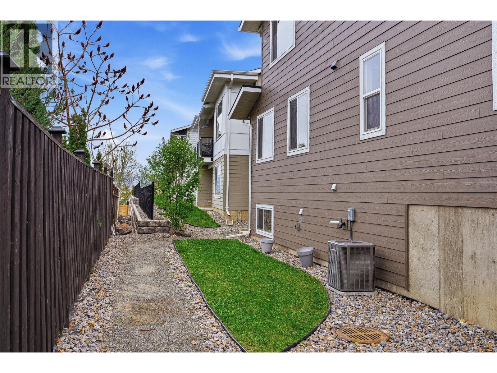 2045 Stagecoach Drive Unit# 102, Kamloops, British Columbia  V2B 0H8 - Photo 50 - 10383408