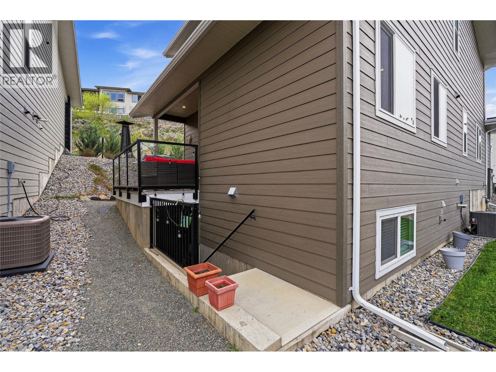 2045 Stagecoach Drive Unit# 102, Kamloops, British Columbia  V2B 0H8 - Photo 52 - 10383408