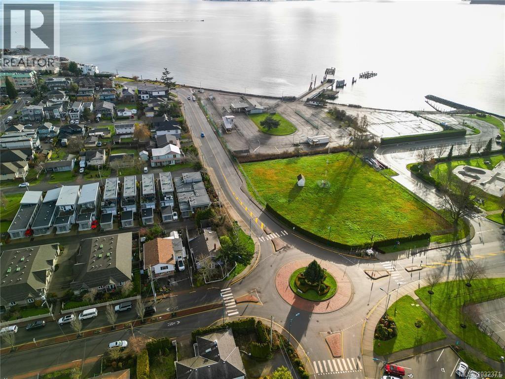 9601 Fifth St, Sidney, British Columbia  V8L 2W7 - Photo 2 - 1032371