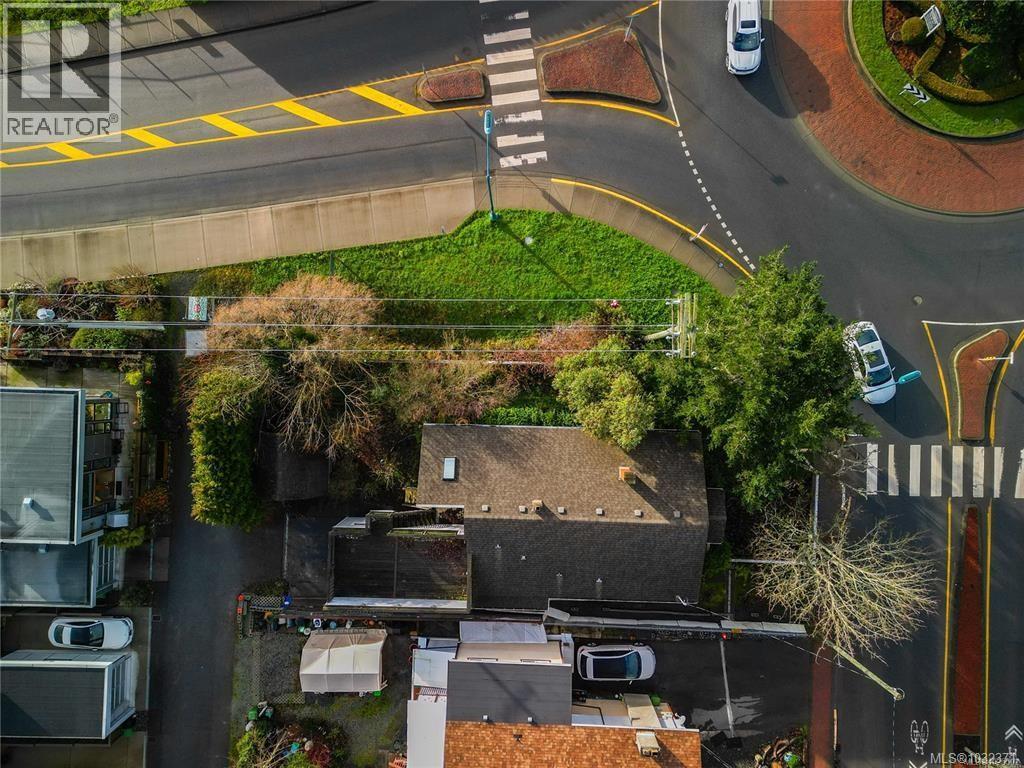 9601 Fifth St, Sidney, British Columbia  V8L 2W7 - Photo 8 - 1032371