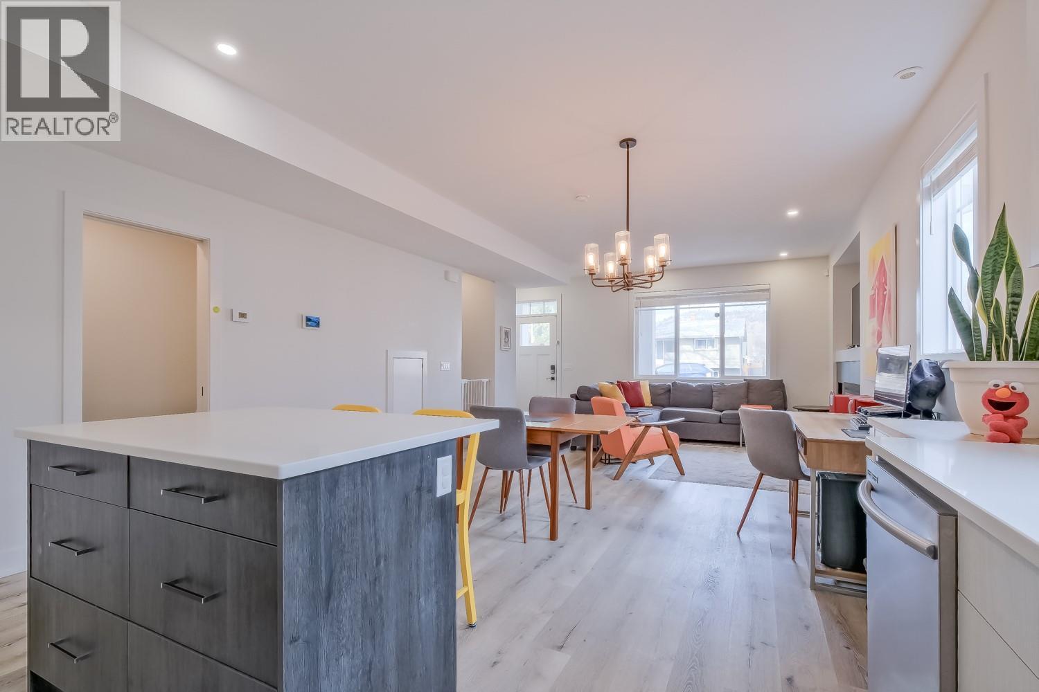 951 Stockwell Avenue, Kelowna, British Columbia  V1Y 6W3 - Photo 5 - 10382450