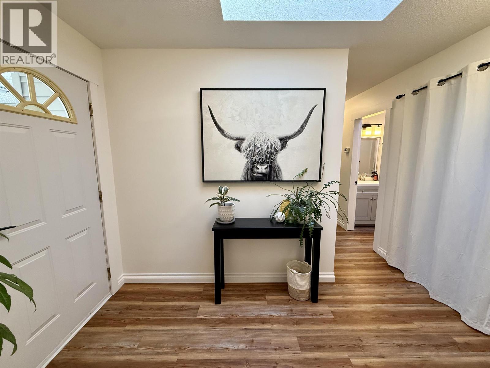 4975 Gloinnzun Drive, 108 Mile Ranch, British Columbia  V0K 2Z0 - Photo 4 - R3116349