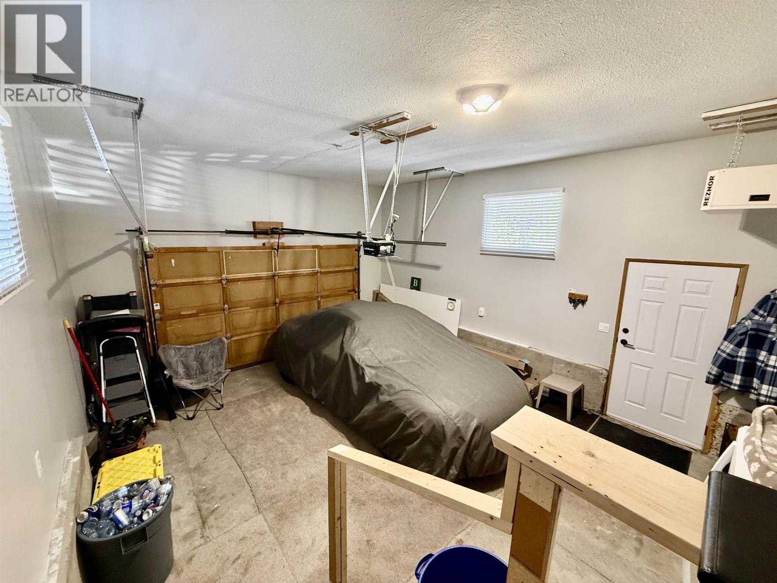 4975 Gloinnzun Drive, 108 Mile Ranch, British Columbia  V0K 2Z0 - Photo 22 - R3116349