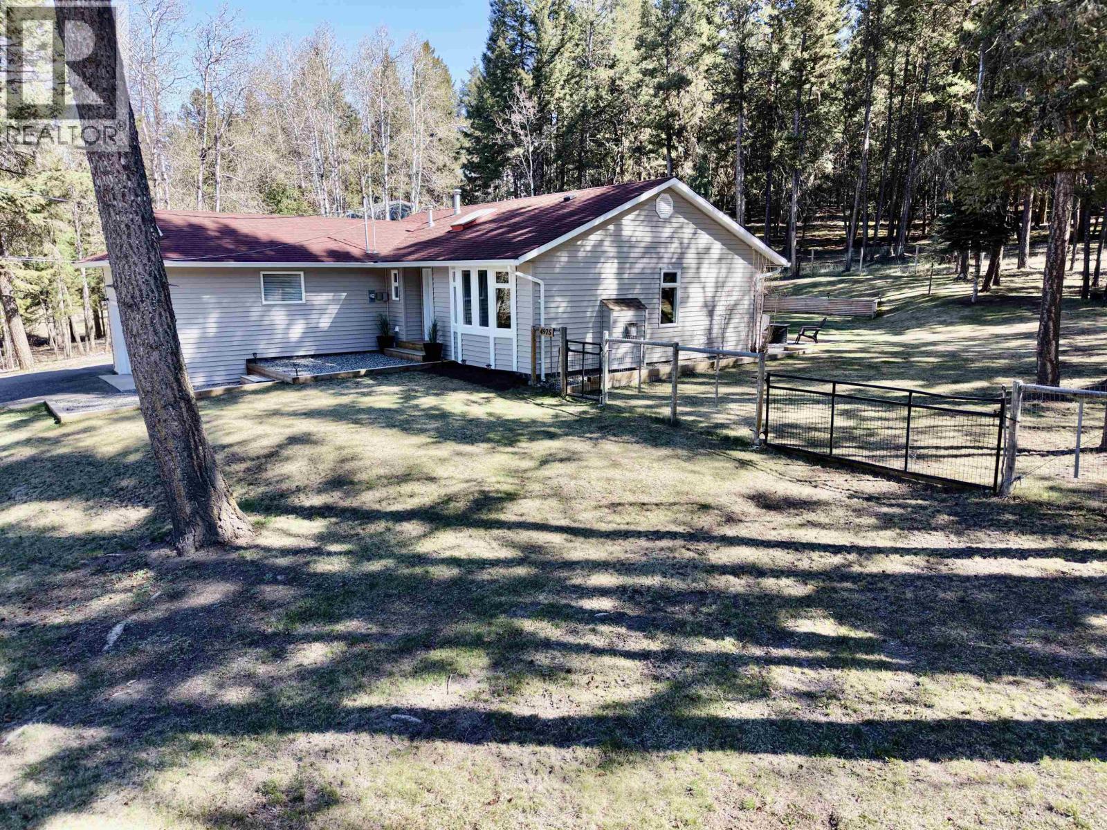 4975 Gloinnzun Drive, 108 Mile Ranch, British Columbia  V0K 2Z0 - Photo 24 - R3116349