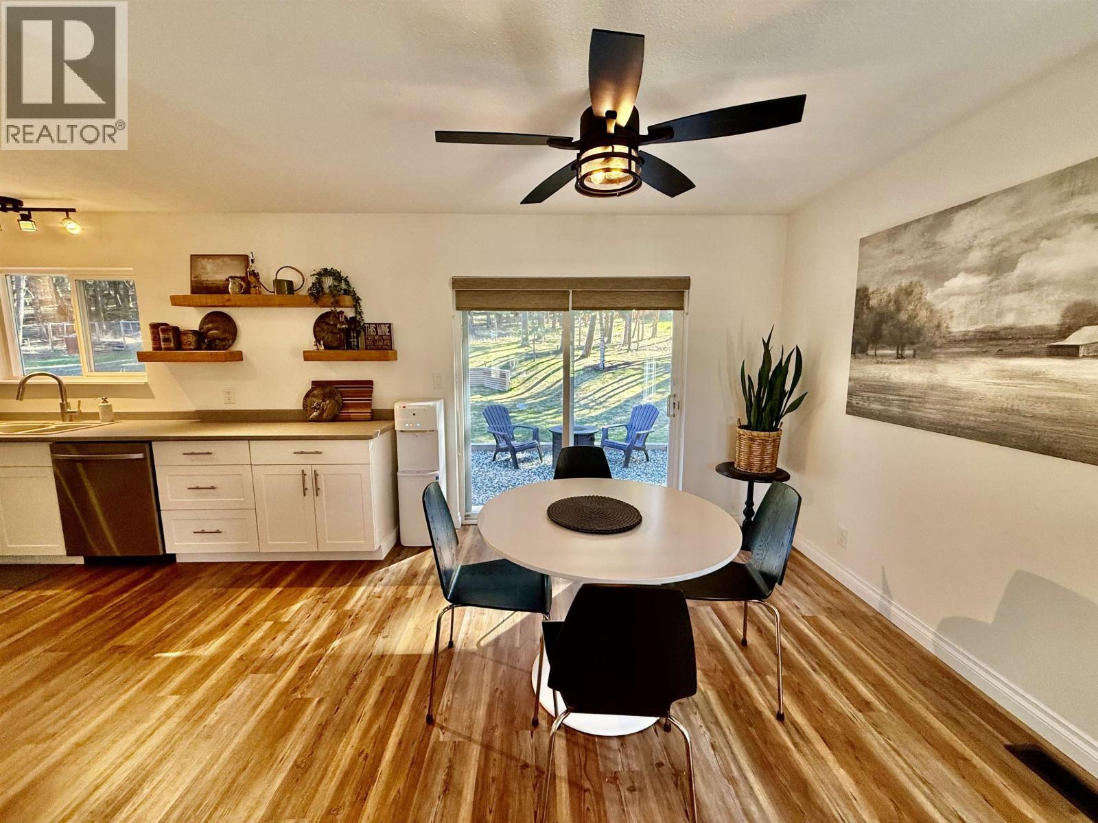 4975 Gloinnzun Drive, 108 Mile Ranch, British Columbia  V0K 2Z0 - Photo 11 - R3116349