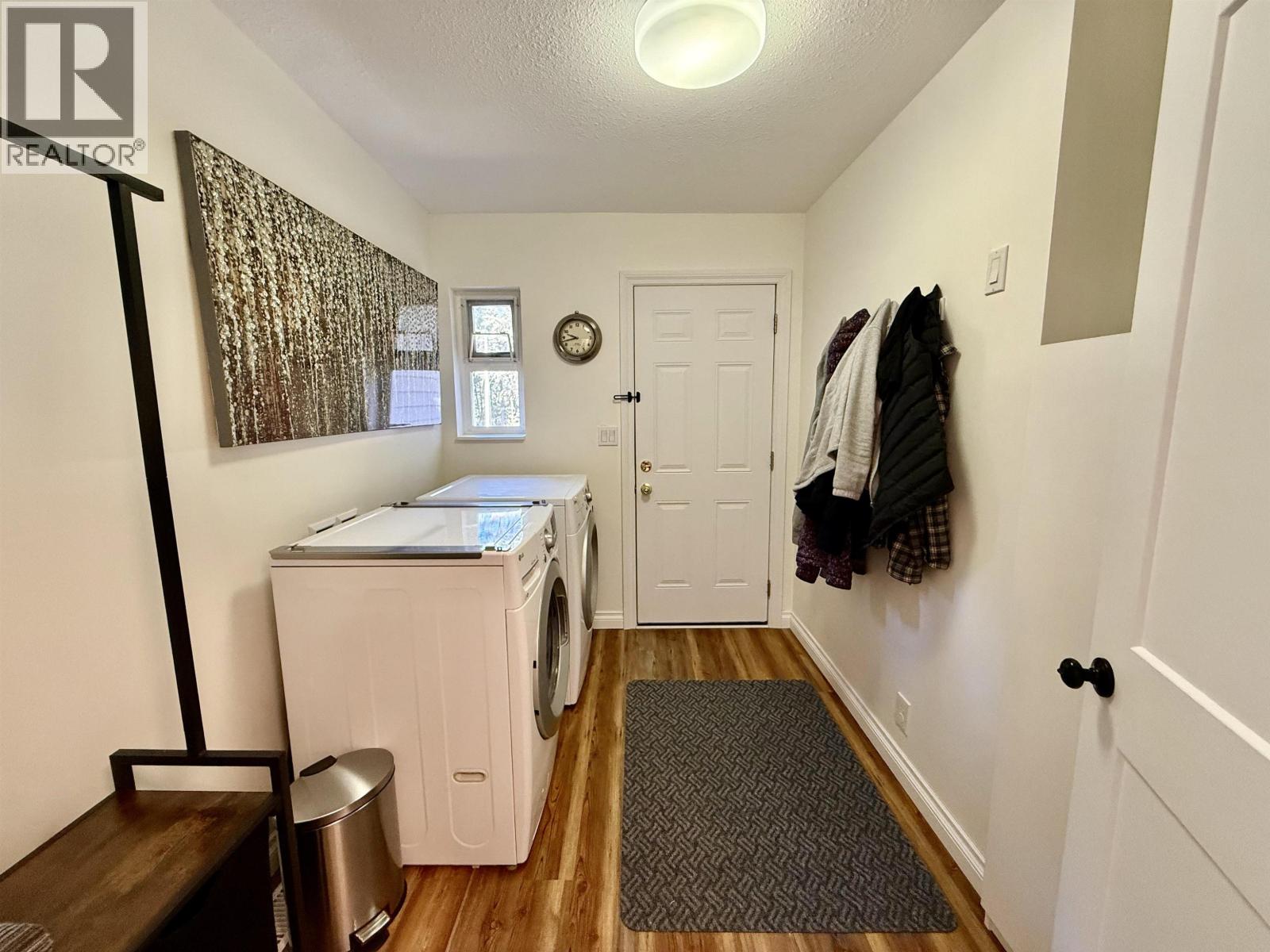 4975 Gloinnzun Drive, 108 Mile Ranch, British Columbia  V0K 2Z0 - Photo 21 - R3116349