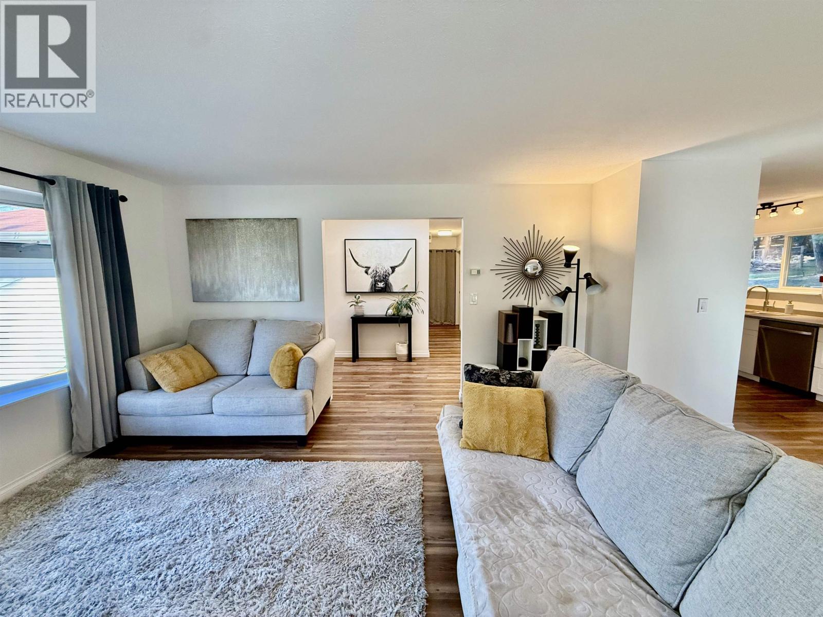 4975 Gloinnzun Drive, 108 Mile Ranch, British Columbia  V0K 2Z0 - Photo 6 - R3116349