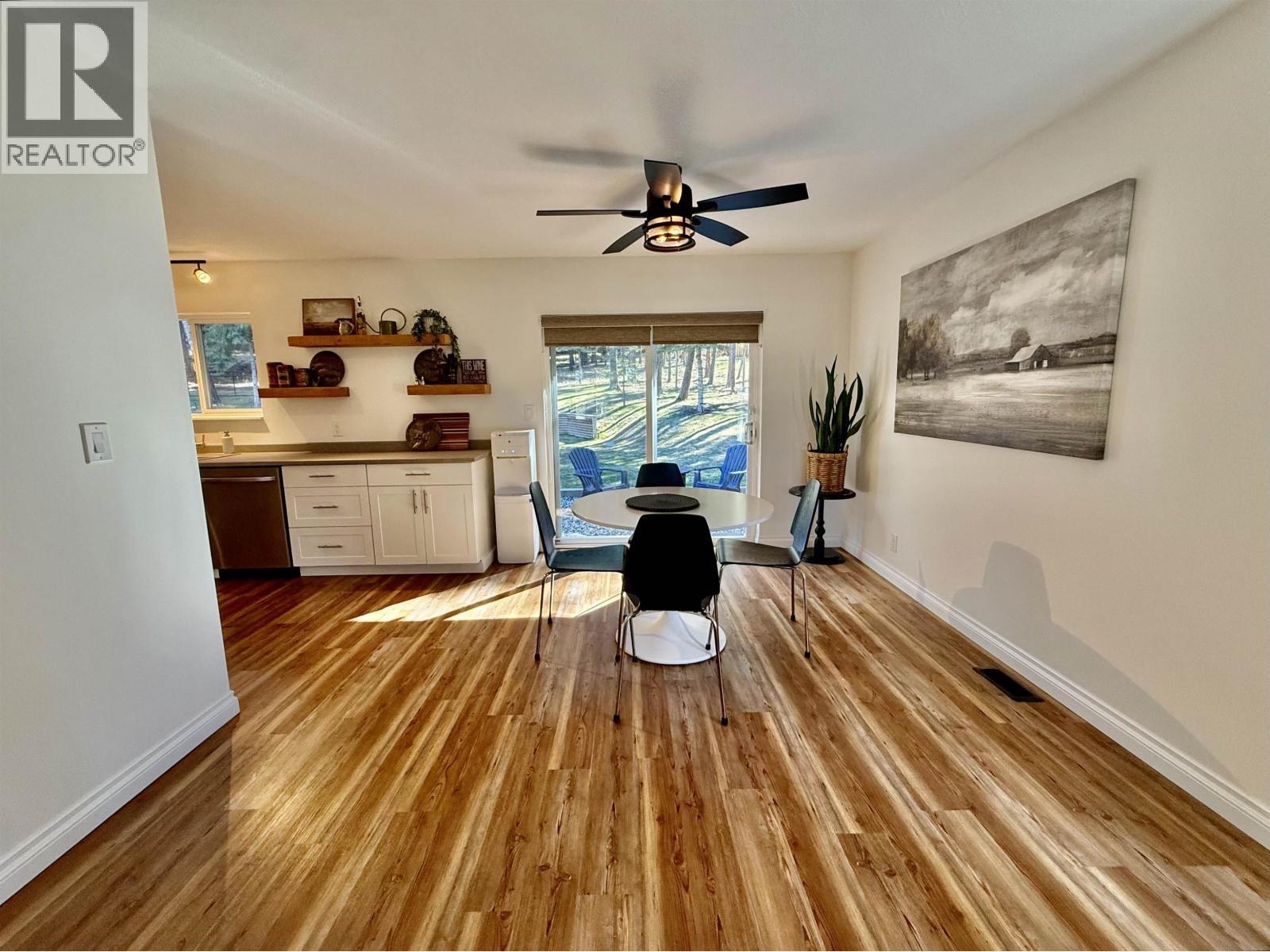 4975 Gloinnzun Drive, 108 Mile Ranch, British Columbia  V0K 2Z0 - Photo 10 - R3116349