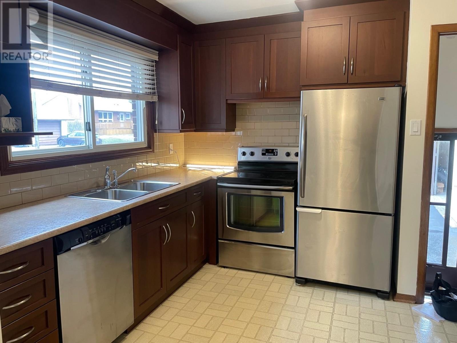 453 Amethyst Cres, Thunder Bay, Ontario  P7C 1T3 - Photo 4 - TB2600817