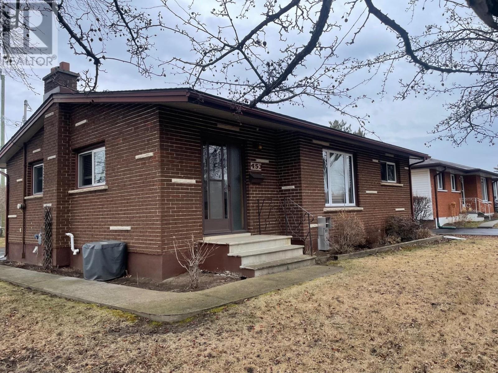 453 Amethyst CRES, Thunder Bay, Ontario