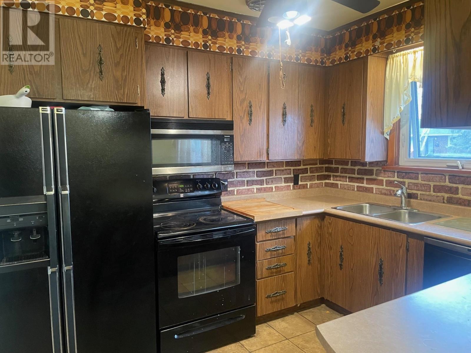 1840 Mcgregor Ave, Thunder Bay, Ontario  P7E 5E8 - Photo 2 - TB2600830